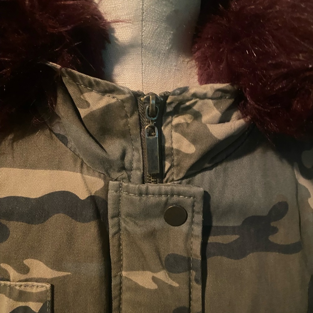 Calling all my CAMO GIRLS !! Many details heavy and fashionable 💚🩶🦌 - Picture 12 of 16